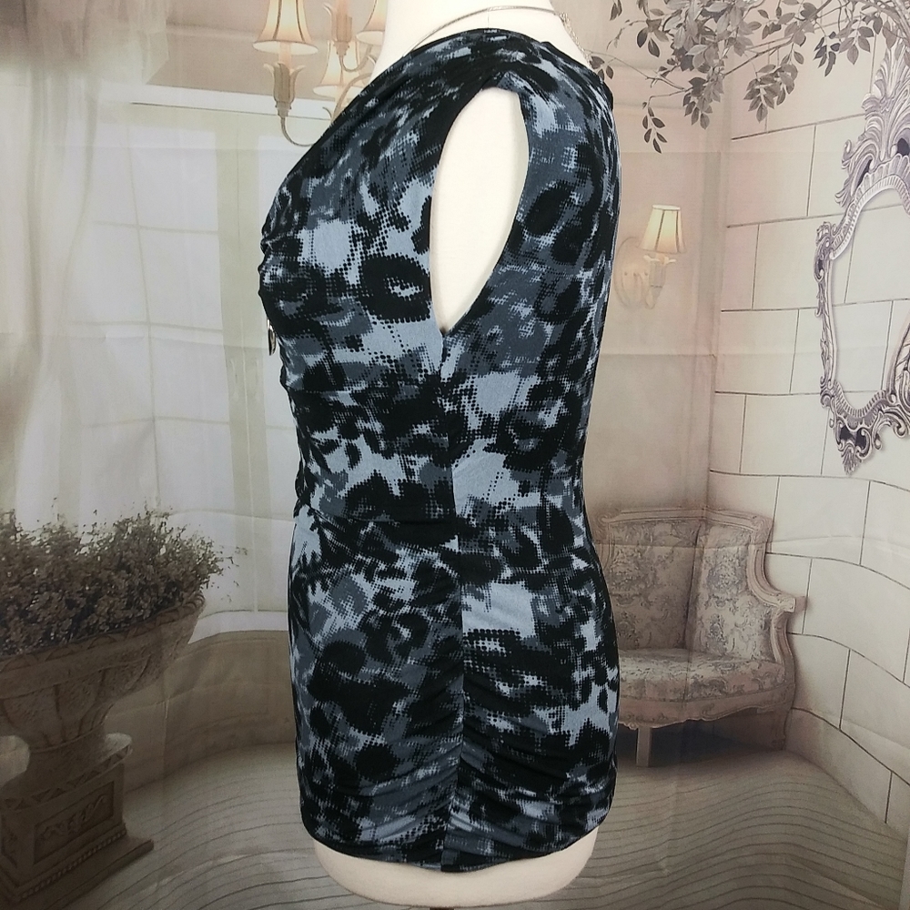 Halogen Gray and Black Floral Sleeveless Top - Picture 2 of 4